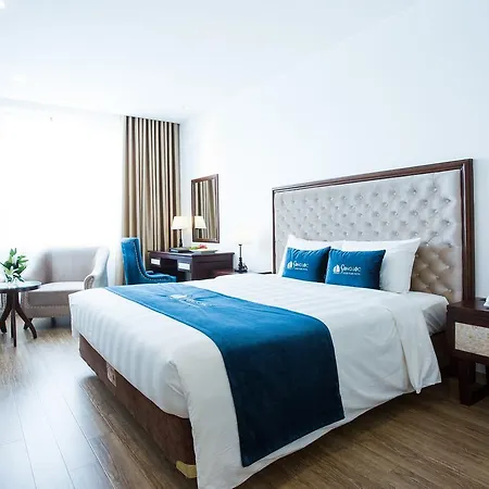 Song Loc Luxury Hotel