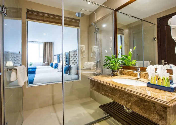 Song Loc Luxury Hotel