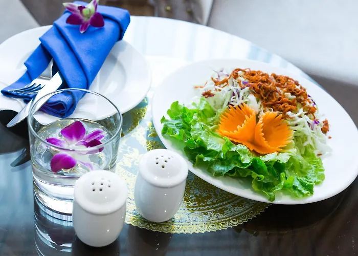 Song Loc Luxury Hotel