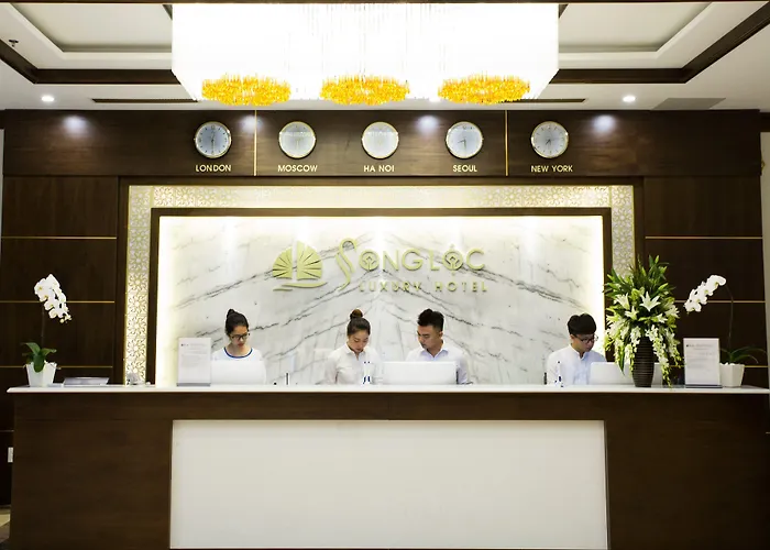 Song Loc Luxury Hotel